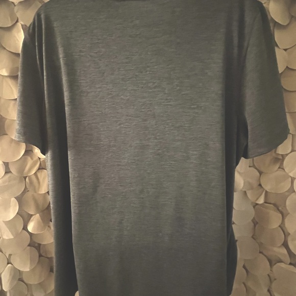 Woman’s performance Tee 1X - Picture 3 of 4